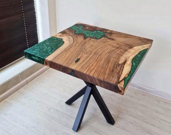 Walnut Wood and Green Epoxy Resin River Coffee Table/Side Table/Bedside Table/Drink Table/End Table/Small table/ Natural Wood/Solid Wood