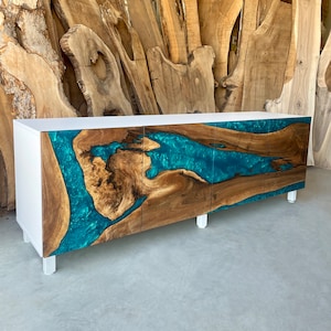 Consolle multimediale / Credenza moderna in noce / Credenza in legno e resina / Mobile in legno epossidico / Mobile TV / Mobile porta TV / Cassettiera / Credenza bar in legno