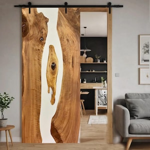 216 cm Schiebetür / Scheunentür / rustikale Küchentür aus Walnussholz / Wohnzimmer / Raumteiler / weiße Harzkante