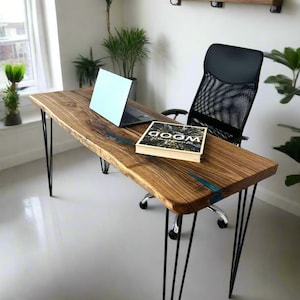 Schreibtisch / Live Edge Schreibtisch / Akazie Platte mit Türkis Harz / Hairpin Legs / Rustikaler, moderner Schreibtisch für Zuhause / Sofortkauf