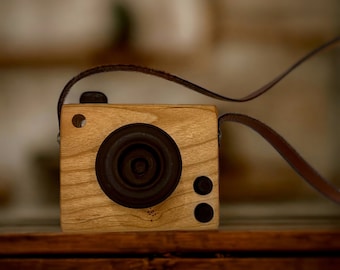 Toy Camera, Wooden Montessori Toys, Natural Wood, Pretend Play, Photographer Gift, Newborn Photo Prop