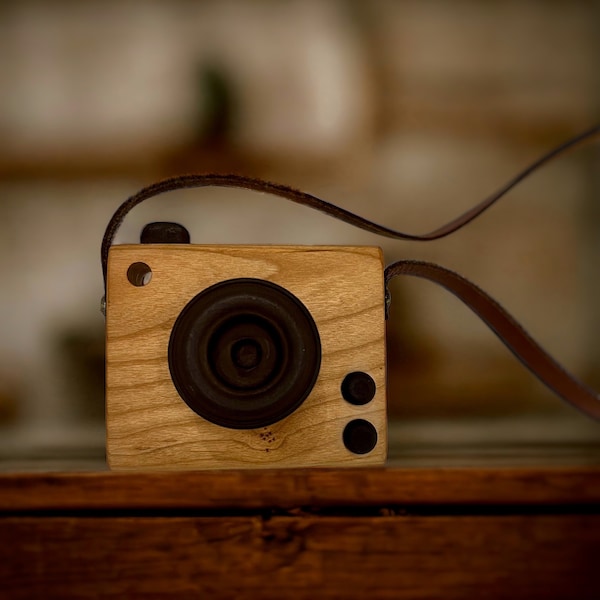 Toy Camera, Wooden Montessori Toys, Natural Wood, Pretend Play, Photographer Gift, Newborn Photo Prop