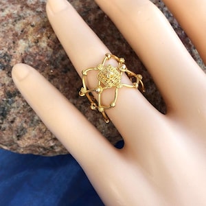 Statement Ring in Solid 18K Yellow Gold/ Unique Vintage Pattern / Gifts for Her/ Cocktail Ring / Birthday / Anniversary / Wedding