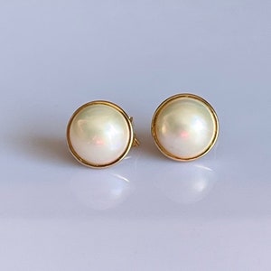 Elegant Pearl Stud Earrings in 14 Kt solid Gold ../ Wedding Jewelry / Gifts for Her/ Party image 2