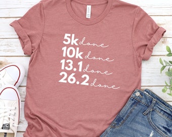 Marathonläuferin Shirt, Läufer Distanz Shirt, Renntag Geschenk, Marathonläuferin Geschenk, Laufendes Mädchen Shirt, 26.2-Meilen Geschenk, Bella Canvas Shirt