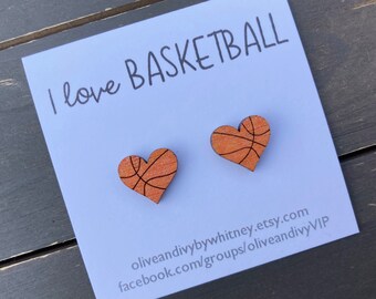 Clous d'oreilles de basket-ball, clous de sport en bois, boucles d'oreilles coeur de basket-ball, boucles d'oreilles I Love Basketball, cadeau pour entraîneur de basket-ball