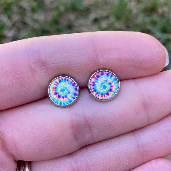 Tie Dye Stud Earrings, Small Pink Stud, 6mm 8mm 10mm Stud Earrings, Rainbow Tie Dye Earring, Little Girl Gift, Colorful Earring Stud