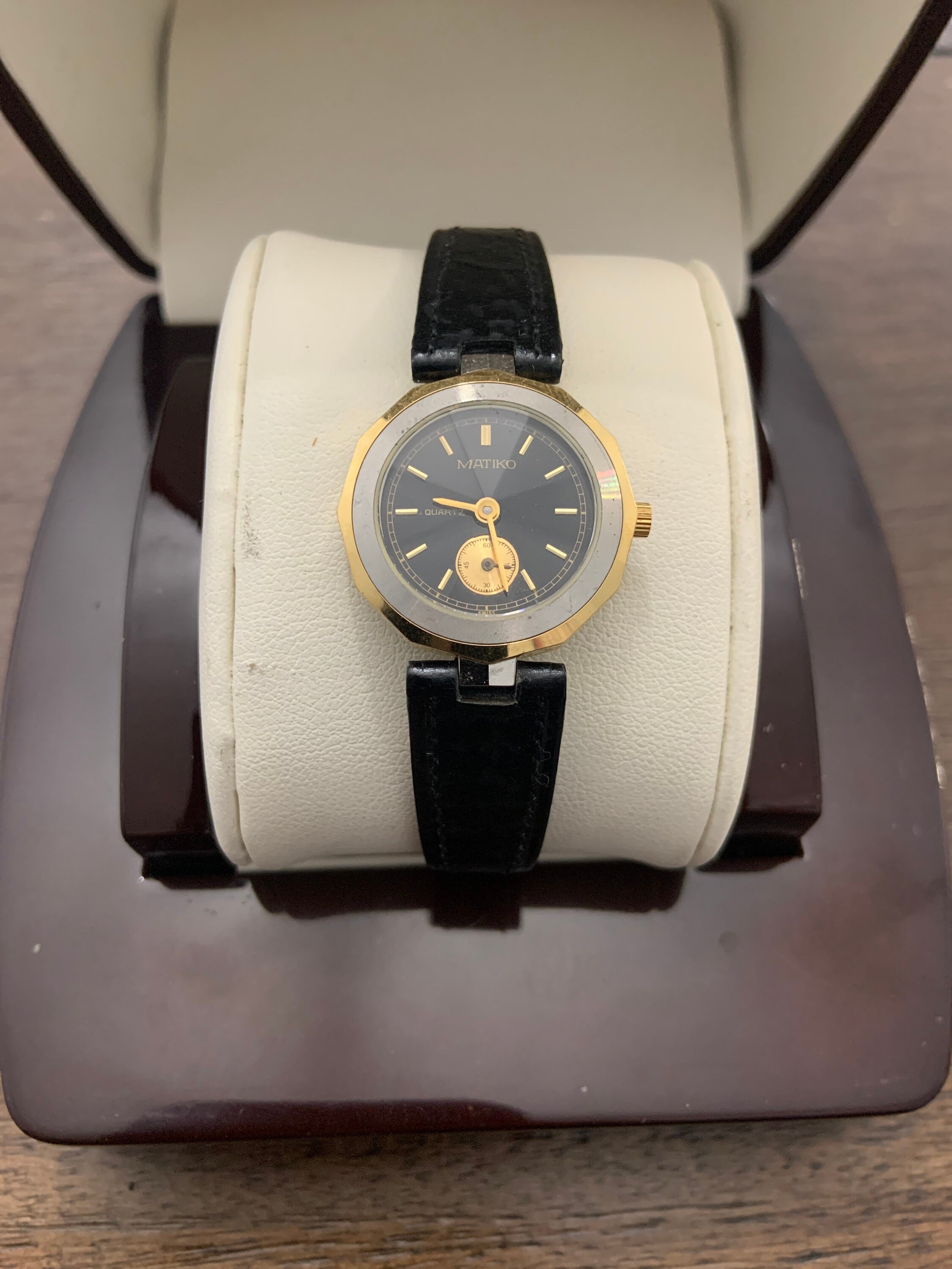 Newton quartz cheap watch