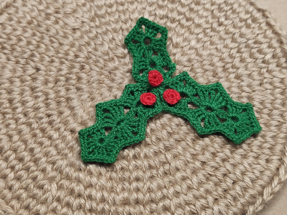 19. Holly Christmas crochet pattern Holly leaf Applique Etsy