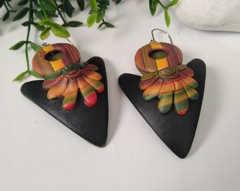 Grandes boucles d'oreilles pendantes uniques noires/multicolores - boucles d'oreilles en argile polymère faites à la main