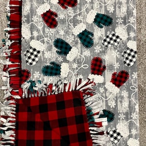 Buffalo Plaid Winter Handschuhe No Sew Plüsch Fleecedecke, Buffalo karierte Winterhandschuhe, Winterhandschuhe werfen, Weihnachtsdecke werfen