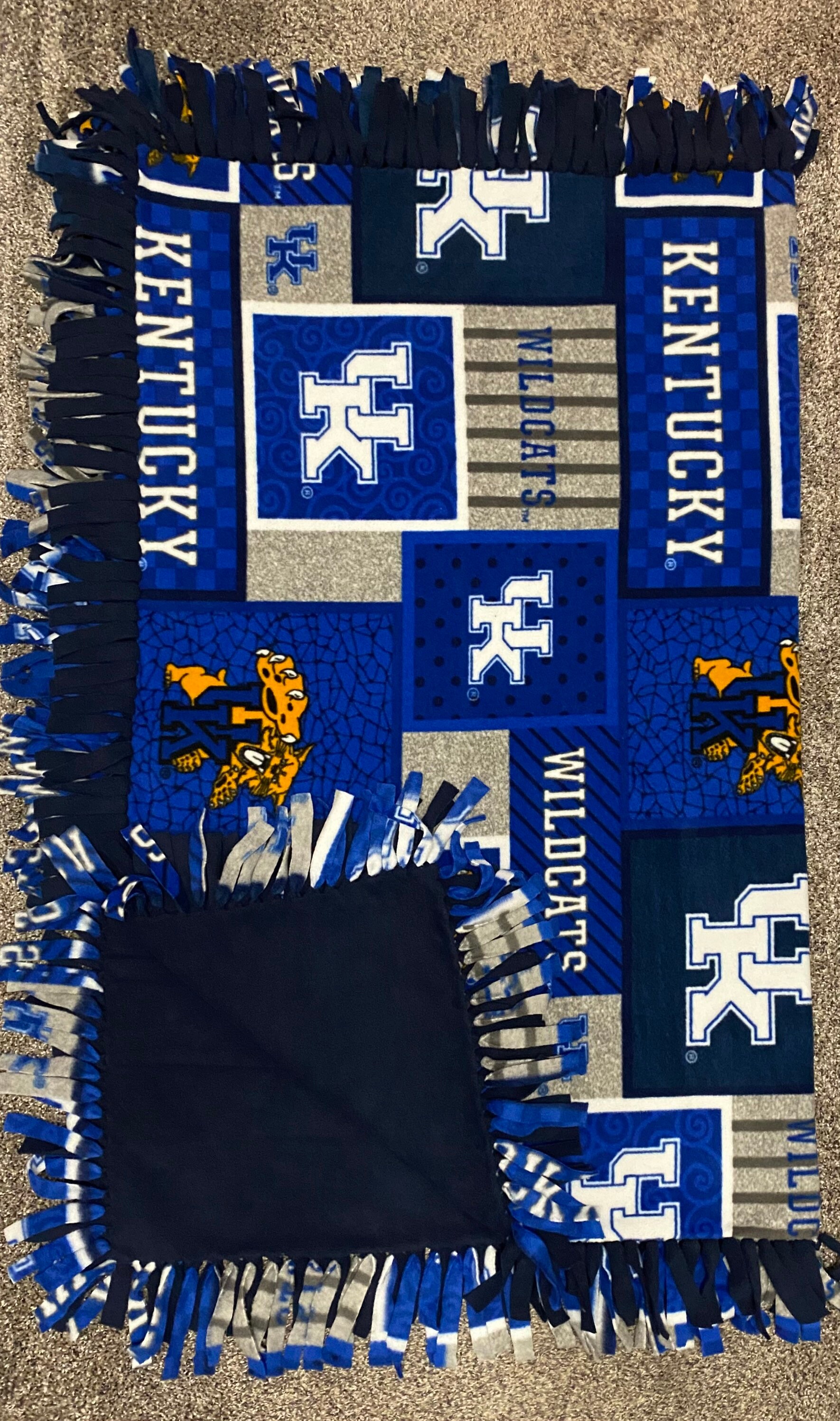 House Divided UK/UL No Sew Fleece Blanket Kentucky Louisville 