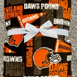 Couverture polaire Cleveland Browns faite main : jeté de football en peluche