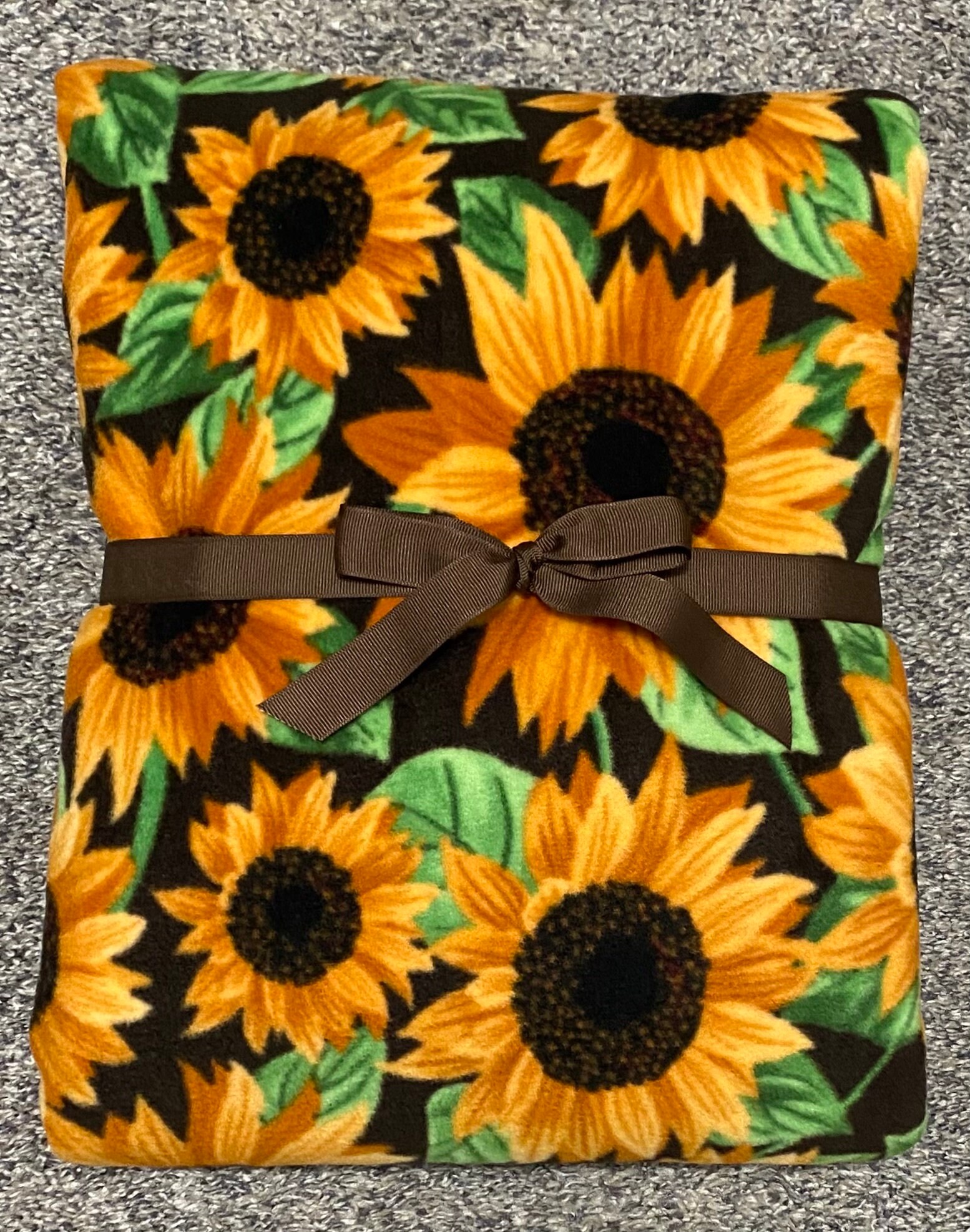 Handmade Sunflower Fleece Throw Blanket: Fall Home Decor (68x57)