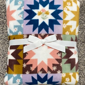 Handmade Fleece Quilt Blanket: Patchwork Star Design