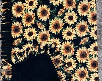 Handcrafted Yellow Summer Sunflowers blanket, soft sunflower bedding, warm plush fleece, cozy throw blanket, sunflower no sew, luxury throw