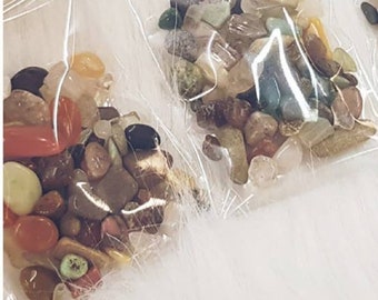 kleurrijke edelstenen en mineralen mix  -  colorful gems and minerals 20 grams