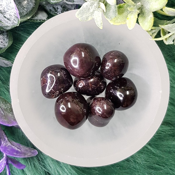 Red Garnet , Granaat, Almandine Tumbled Stone - trommelsteen, Healing Stones, self-confidence, natural crystal, heketa