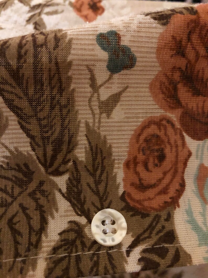 Laid back Hipster 1970/'s floral button down shirt Read item details