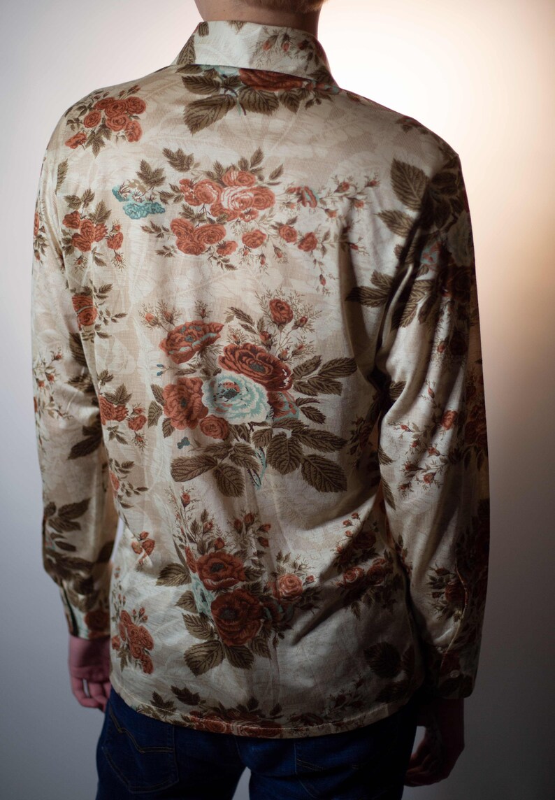 Laid back Hipster 1970/'s floral button down shirt Read item details