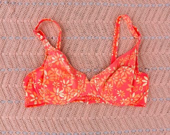 Vintage 80s 90s Frederick’s of Hollywood Pink Yellow Floral Bikini Top 36DD