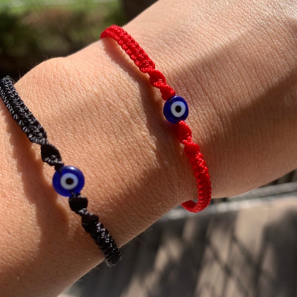 Macrame Evil Eye Bracelet -Pulsera de Mal de ojo - Red - Black