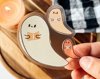 Adesivo transparente de fantasma lendo um livro | Decalque de Halloween para amantes de livros
