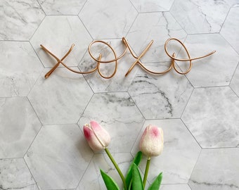 XOXO Wire Word Sign | Wire Words | Rustic Wire Word Sign | Wire Writing | Wire Wall Art | Wall Hanging | XOXO sign | Hugs & Kisses Sign