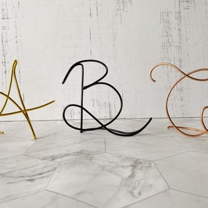 Letras de alambre personalizadas de la A a la Z para letreros de alambre de mesa, estantes, bodas y guarderías.