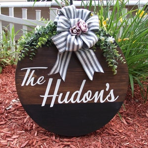 Personalized Door Hanger, Last Name Sign, Door Sign, Farmhouse Sign, Family Name Sign, Round Door Hanger, Welcome Sign, Name door hanger