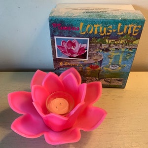 1960’s Vintage Lotus Lite Pink Floating Pool Candle Holder Candle-Glo USA