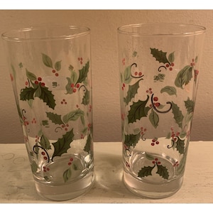 2 bicchieri in vetro trasparente da 16 Oz con un design natalizio di foglie di agrifoglio e bacche