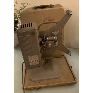 Vintage Keystone Brightbeam K-70 8 mm Filmformat Filmprojektor im Koffer - FUNKTIONIERT