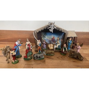 Vintage Christmas Nativity 17 Pieces Creche Figure Paper Mache- Italy