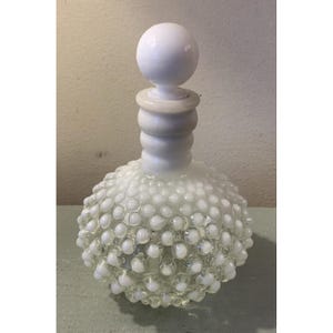 Halverwege de eeuw Anchor Hocking Maansteen Hobnail 1941 parfumflesje 6"