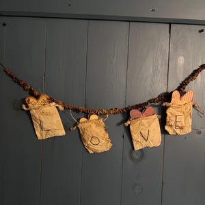 Primitive~dried cranberry ornies~primitive hearts~ dried cranberry hearts ~primitive Valentine’s Day swag ~