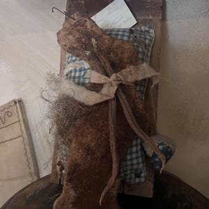 Primitive-spring flattie rabbits-primitive sheep-early look spring  rabbits-Easter bunnies