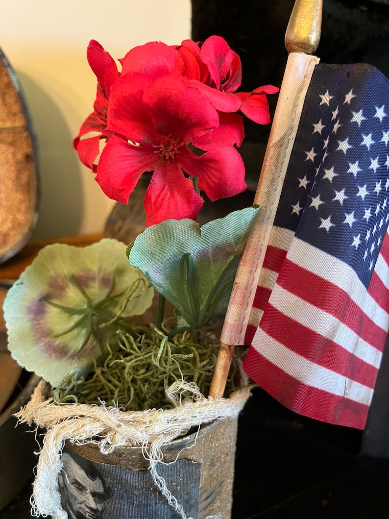Primitive Early Look Grubby Geraniums in Cinnamon Aged Can-grubby ...