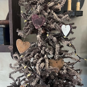 Primitive~bowl filler~gingerbread heart ornies~primitive hearts~ hearts ~primitive Valentine’s Day ~ bowl filler~winter hearts
