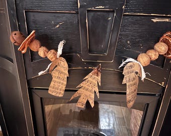 Primitive drieds~primitive cinnamon stick garland~dried cranberry~cheesecloth bell garland