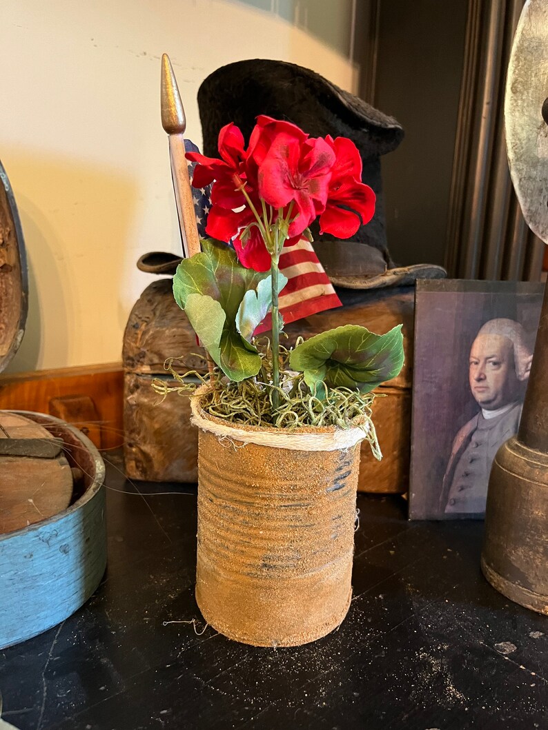 Primitive Early Look Grubby Geraniums in Cinnamon Aged Can-grubby ...