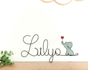 Personligt trådnamn - Elefant - Dekoration till baby-/barnrum