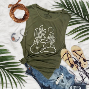 Cowboyhoed en cactustekening Flowy Festival Premium gespierde tanktop voor dames - CH14P