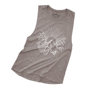 Mountain Sunrise Design Flowy spiertanktop voor dames MS12P Ash Heather