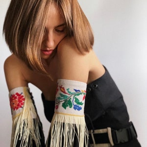 A Pair of Linen Biceps Cuffs, Detachable Cuffs with Folk Embroidery