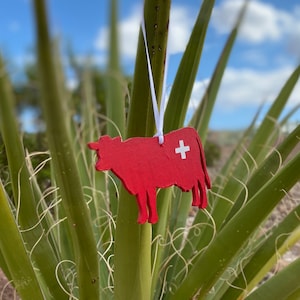 Swiss cow Ornament, Swiss Memory, Souvenir, Swiss gift - Switzerland Christmas ornament - Great gift for any Swiss expat