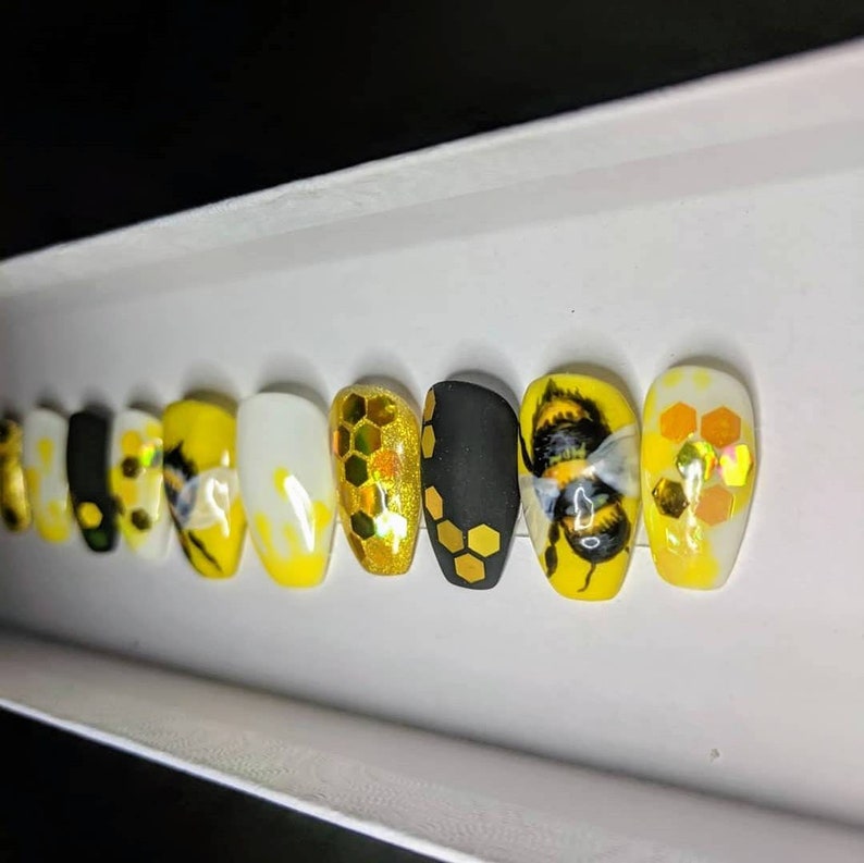 Beehive  Press on Nails  Fake Nails  False Nails  Glue On image 2