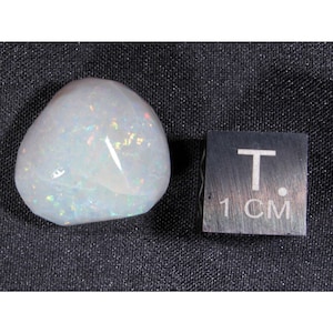 13.5 ct White Opal Rub from Coober Pedy Australia - some crazing but cheap