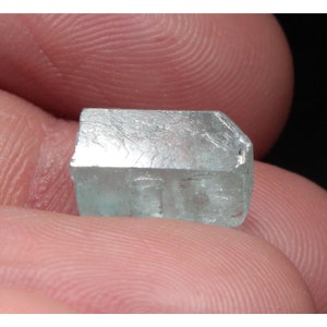 6 ct Terminated Emerald Crystal Crystal from Muzo Mine, Colombia