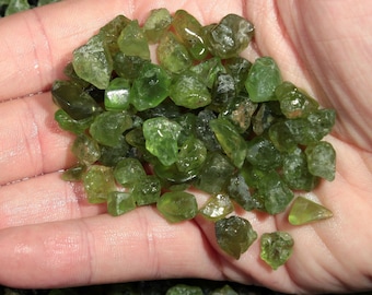 Arizona Peridot San Carlos - Facette rau (3-8 ct jeder) - Gemmy Cabbing Facettenmaterial